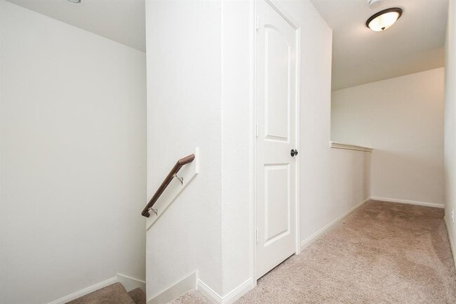 Building Photo - 21022 Echo Manor Dr