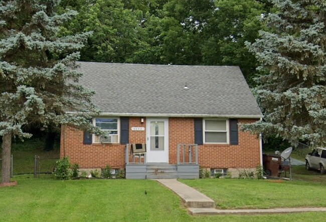 Primary Photo - 4835 Woodland Hills Blvd