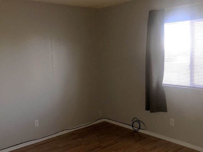 Building Photo - Great New Kingman 2+2 Split Floor plan!