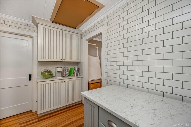 Building Photo - 96 Oregon St