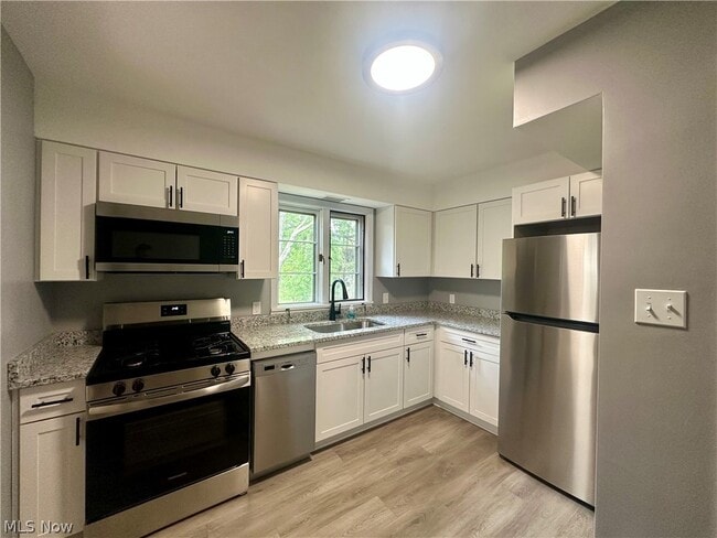 Building Photo - 2992 Eldora Dr