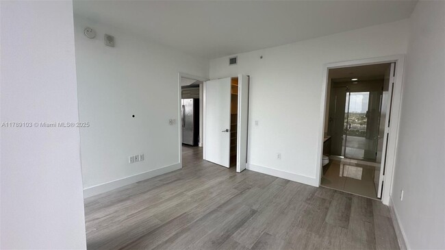 Building Photo - 121 NE 34th St