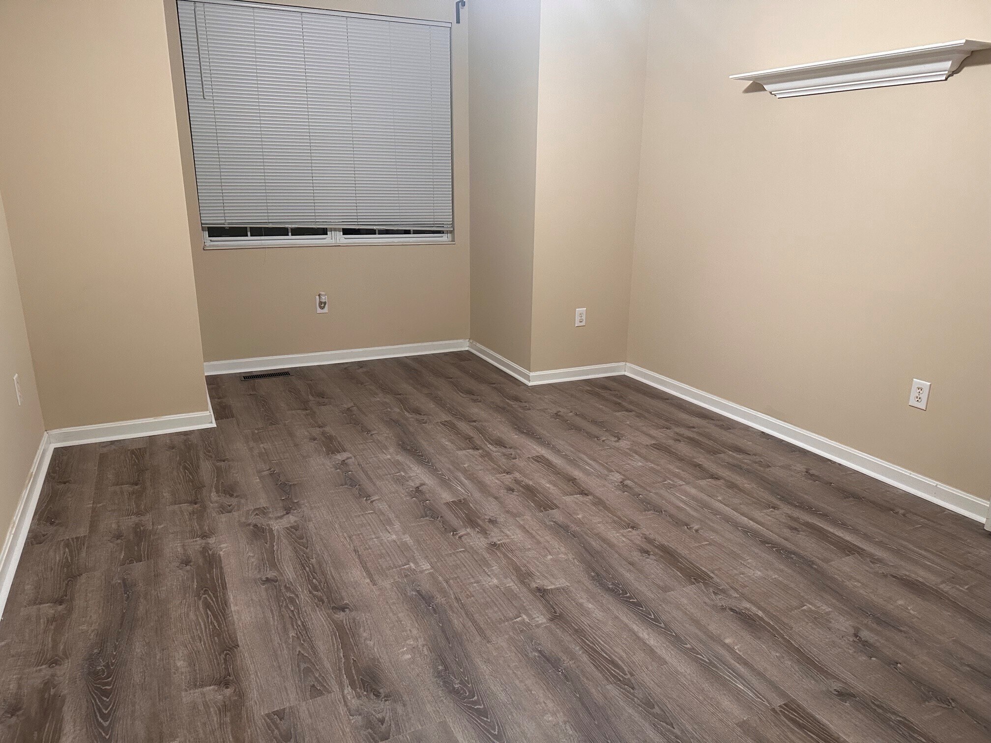Building Photo - 7545 Mansion Cir