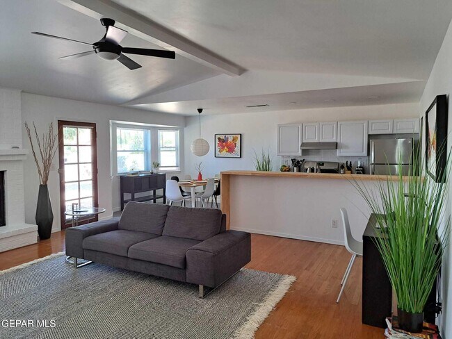 Building Photo - 817 Centennial Dr