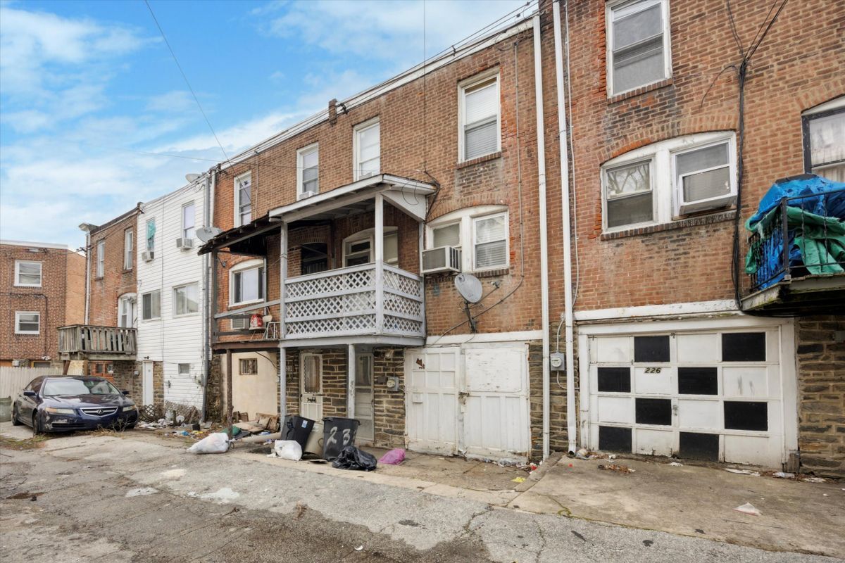 Building Photo - 228 N 6th St