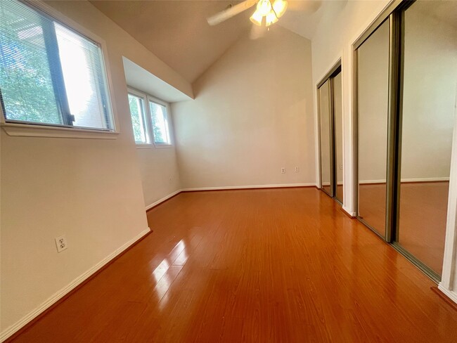 Building Photo - 4144 Greystone Way
