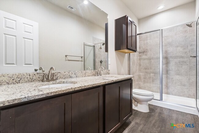 Building Photo - 636 Heathers Wy