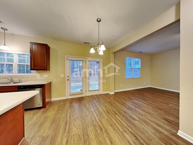 Building Photo - 906 Reedy Way