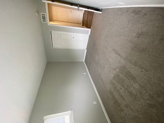 Building Photo - 2751 W 72nd St