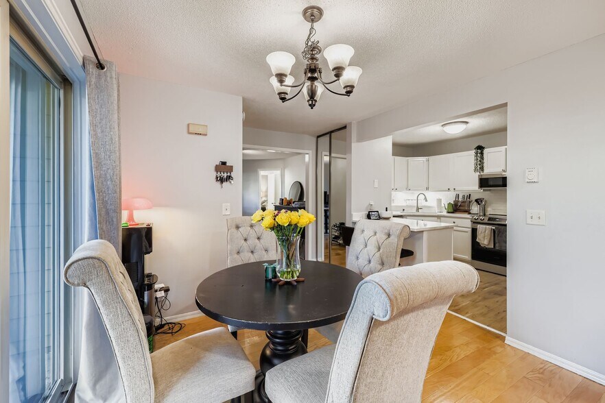 Building Photo - 2250 Ridge Dr