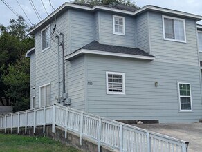 Building Photo - 885/887 Sagewood trl