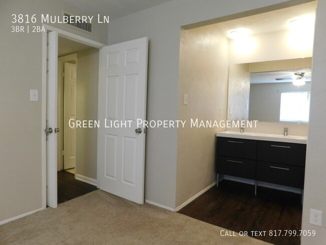 Building Photo - 3816 Mulberry Ln