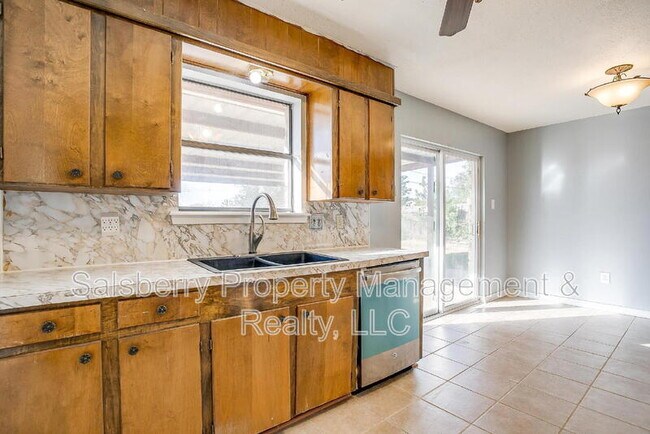 Building Photo - 1113 Gifford Dr