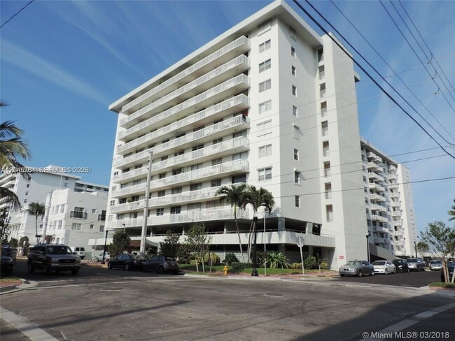 Building Photo - 401 Ocean Dr