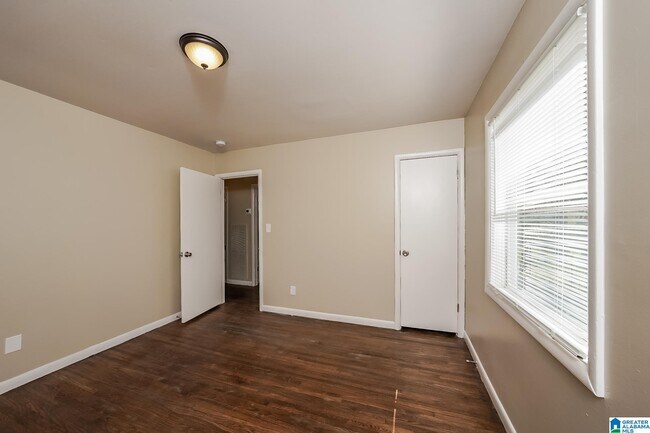 Building Photo - 9765 Virginianna Dr