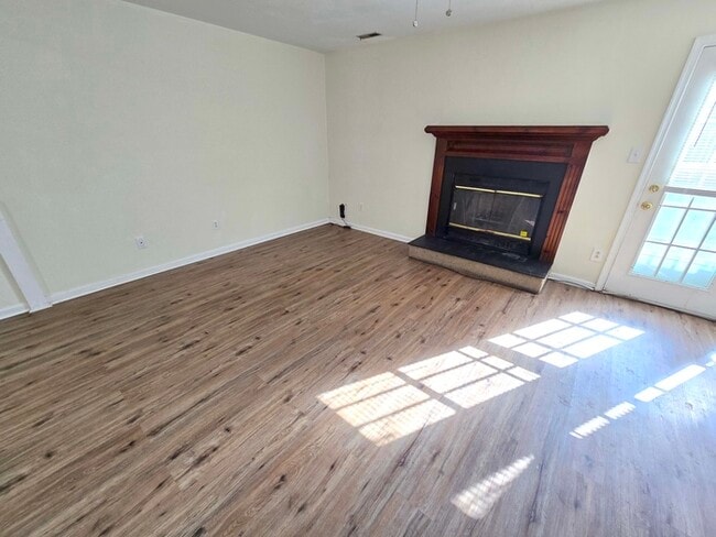 Building Photo - 5221 Johnstown Ln