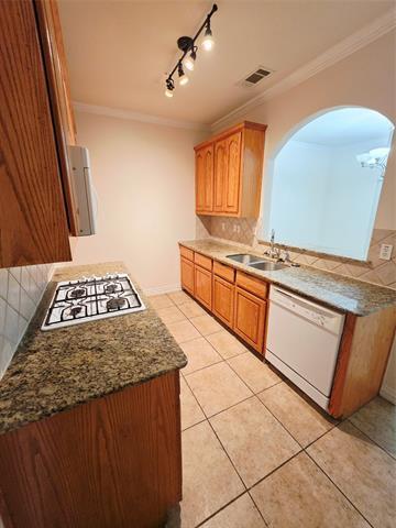 Building Photo - 4231 Towne Lake Ct