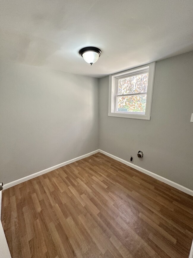 Building Photo - 1825 5th Way NW