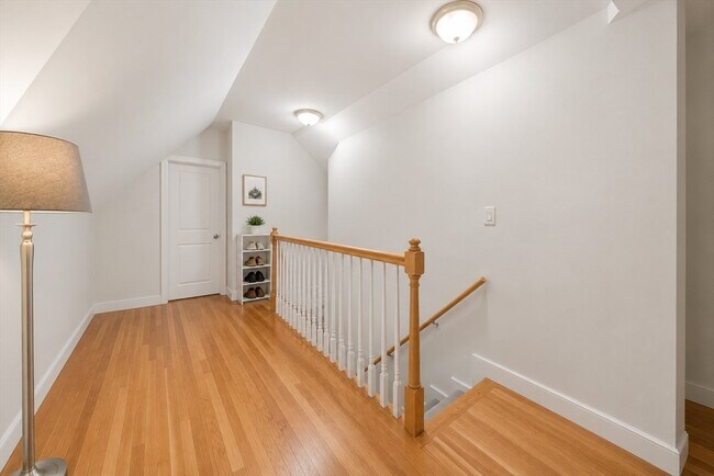 Building Photo - 66 Mozart St