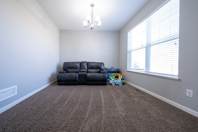 Building Photo - 15430 Eagle Creek Way