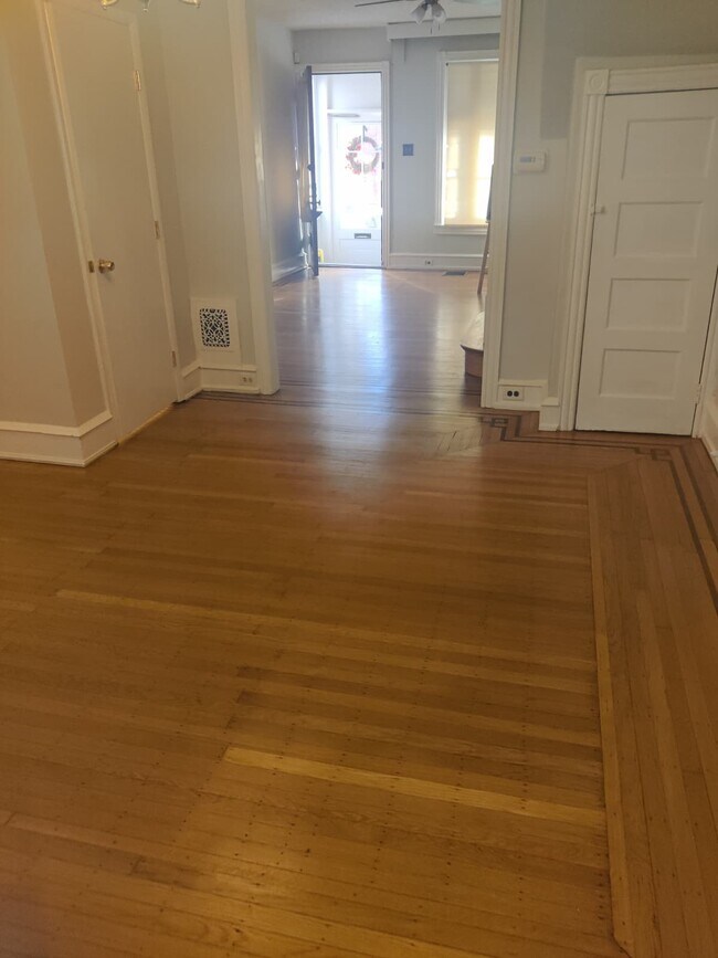 Building Photo - 5109 Walton Ave