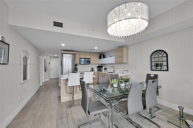 Building Photo - 16385 Biscayne Blvd