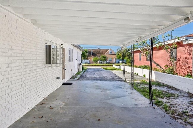 Building Photo - 1911 22nd Ave S