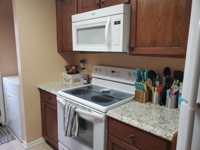 Building Photo - 17315 Saturn Ln