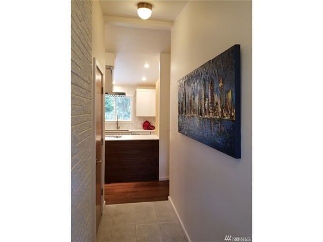 Building Photo - Bellevue 4 bedroom Home in Newport Hills!