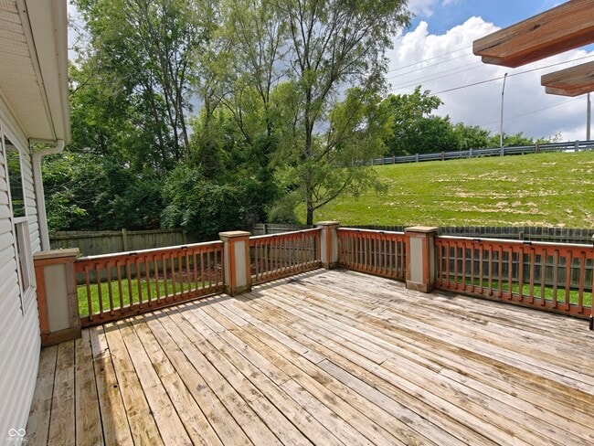 Building Photo - 802 Fern Dr