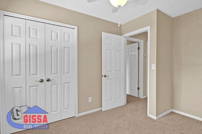 Building Photo - Beautiful home with 3 bedrooms, 2 bathroom...