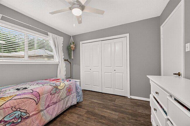 Building Photo - 23011 Fox Hunt Dr