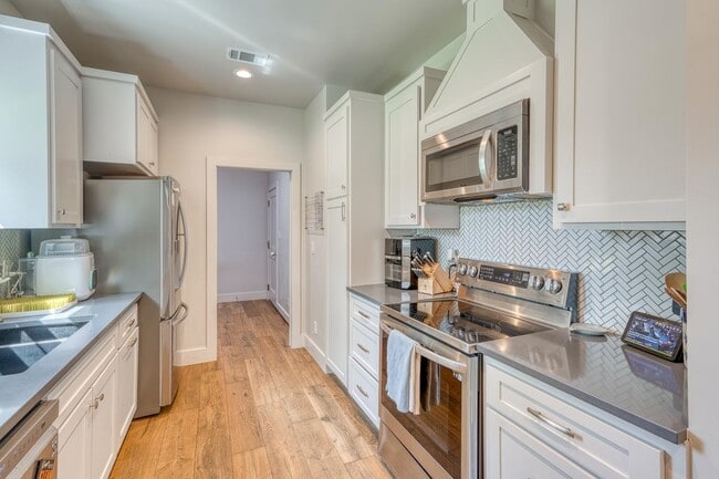 Building Photo - 1304 Prairie Creek Dr
