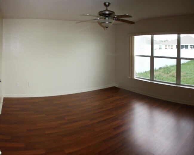 Building Photo - 4240 SW 53rd Terrace