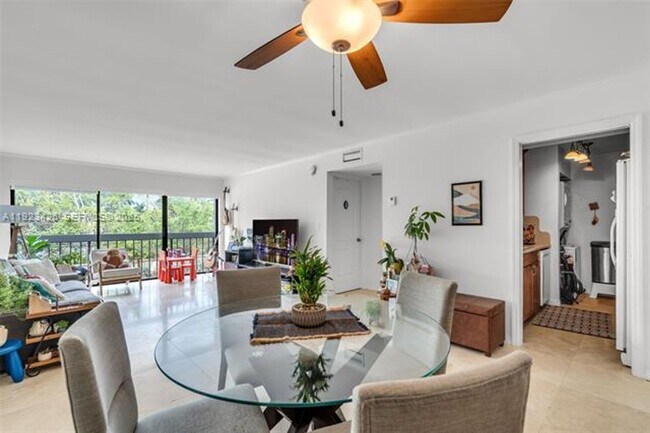 Building Photo - 255 Galen Dr