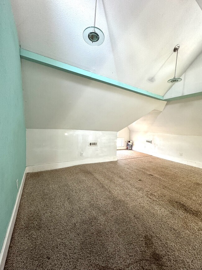 Building Photo - 624 N Wentz St