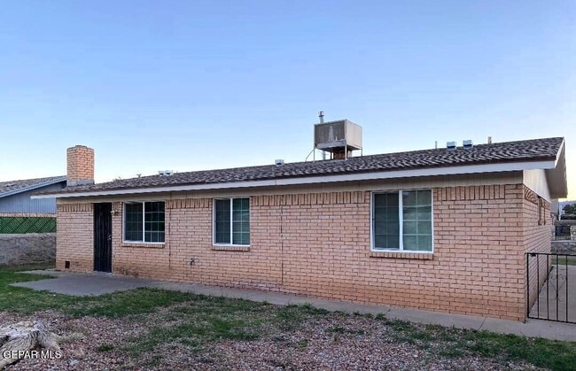 Building Photo - 4717 G V Underwood Dr