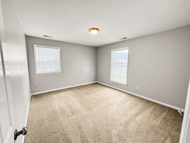 Building Photo - 3001 Jason Dr