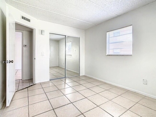 Building Photo - 714 Michigan Ct