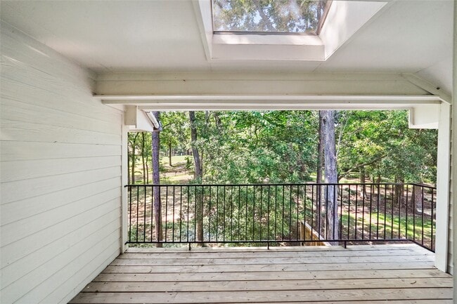 Building Photo - 38 N Castlegreen Cir