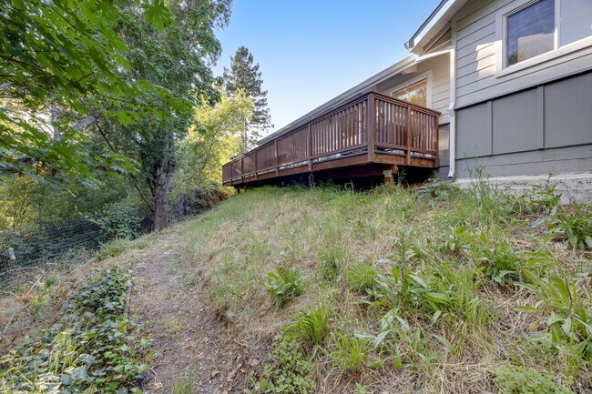 Building Photo - 88 Calistoga Rd
