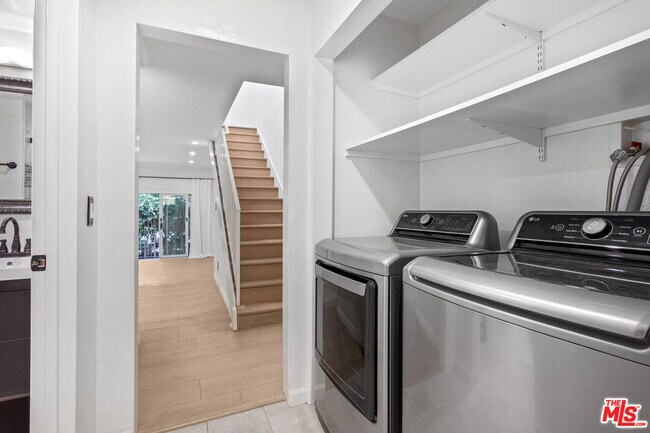 Building Photo - 1850 Midvale Ave