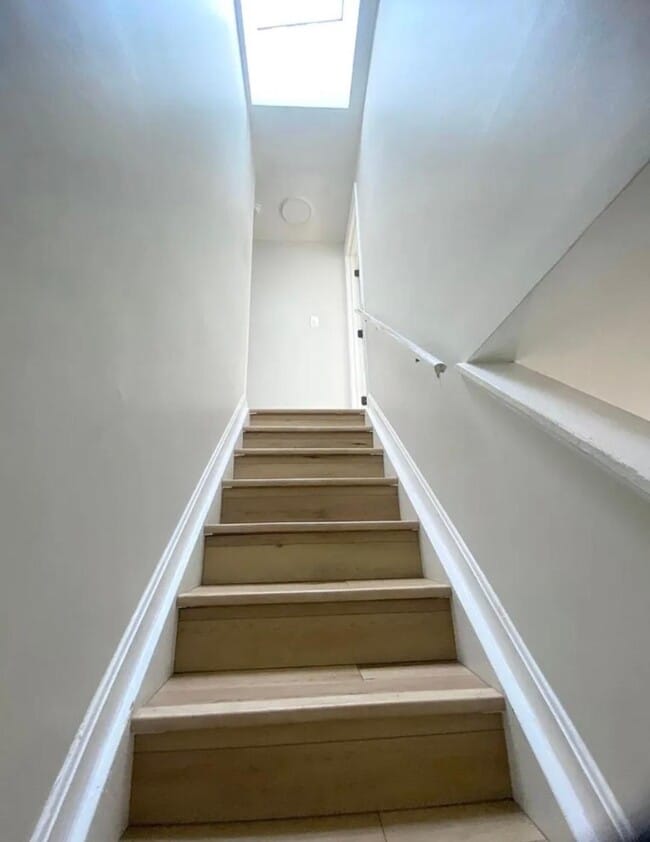 Building Photo - 203 N Patterson Park Ave