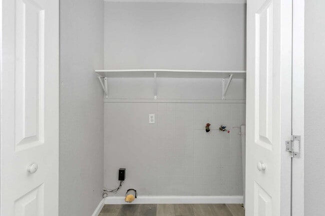 Building Photo - Cozy 2 Bedroom 1 Bath Duplex in Cleburne TX. 50% off One Month’s Rent!