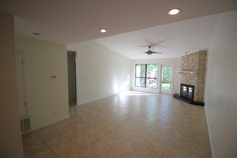 Building Photo - 3617 Doe Trl
