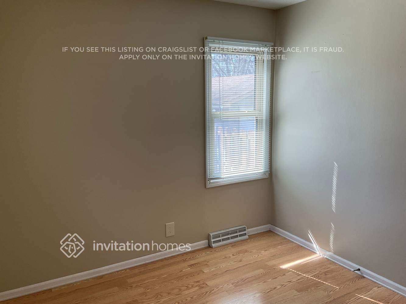 Building Photo - 2713 W 71st 1/2 St