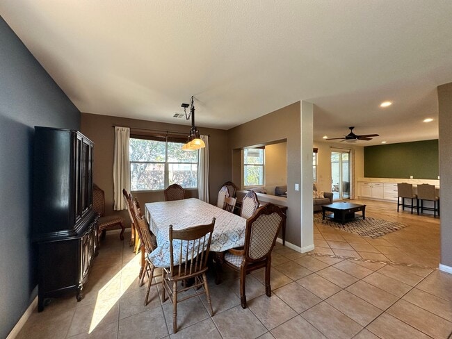 Building Photo - Furnished Beauty in Henderson