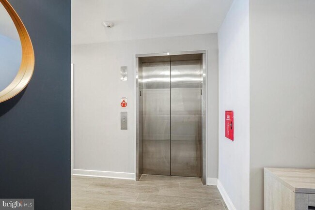 Building Photo - 1117 10th St NW