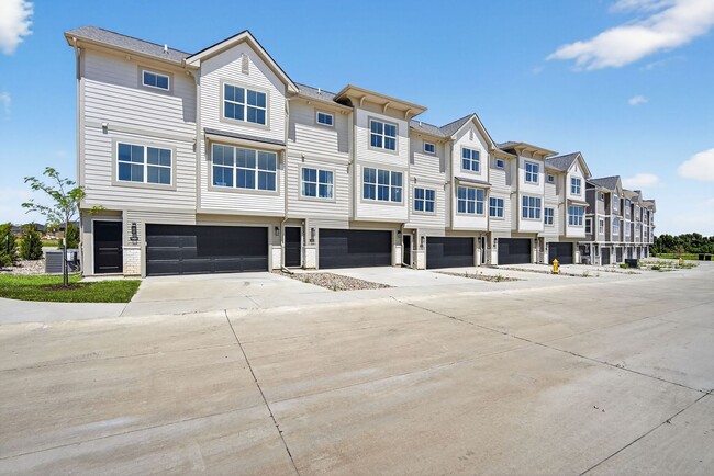 Building Photo - 1439 SE Superior Ln