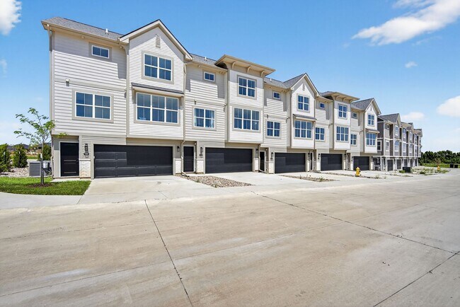 Building Photo - BRAND NEW:  Kettlestone Central Townhomes for Rent
